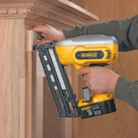 DeWALT DC618KB 18v Cordless Nail Gun DeWALT DC618KA 18v Cordless Nail Gun