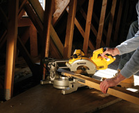 DeWALT DW777 Compound Mitre Saw